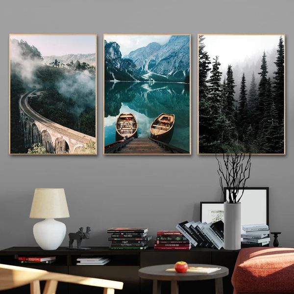 Décor à la maison brumeux forêt lac bateau nordique affiche paysage photos impressions sur toile paysage peinture salon Nature décoration