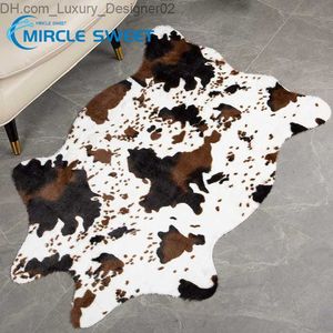 Décoration de la maison Tapis en fausse peau de vache Tapis imprimé vache mignon Tapis de zone animale Décor occidental pour salon Chambre Tapis de sol antidérapant Q230825