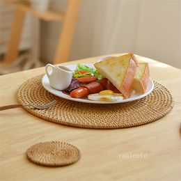 Posavasos de ratán Natural hechos a mano para el hogar, posavasos para bebidas, almohadillas para tazas de té reutilizables resistentes al calor, decoración de mesa LT476
