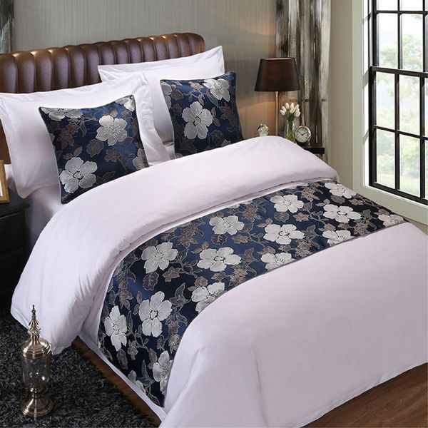 Colcha Floral para decoración del hogar y Hotel, camino de cama de doble capa con flores azules, ropa de cama individual, funda de cama King, toalla