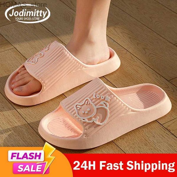 Zapatos en el hogar 2024 Mujeres calientes Slippers Cloud Slides Cat Beach Playa Gruida Plataforma Sandalias de suela suave Eva Pareja Flip Flip Zapatos Y240401