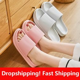 Zapatillas para el hogar Chanclas antideslizantes Sandalias para mujer Moda para mujer Suela suave EVA Tobogán interior Plataforma gruesa Zapatillas de nube Baño 220707