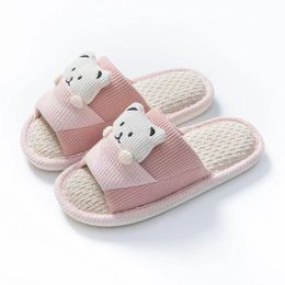 Home slippers zomerschoenen indoor sandalen schattig kleine beer dames slip zacht non -slip badkamer dek familie slippers abcd15