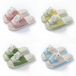 Home Slippers Summer Chaussures Sandales intérieures mignonnes petites ours dames glissa