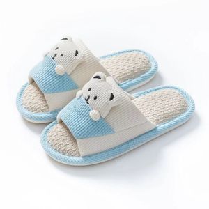 Home Slippers Summer Shoes Sandales intérieures mignonnes petites ours dames glissa