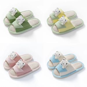 Home Slippers Summer Shoes Sandales intérieures mignonnes petites ours dames glissa