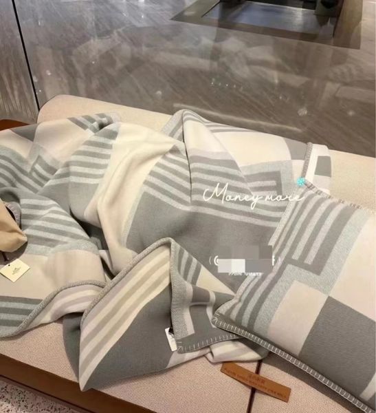 Canapé à la maison de bonne qualité 2023, nouveau luxe, couverture et coussin gris H, avec étiquette et sac à poussière, très coché, coussin de canapé pour la maison, noir, oreiller pour canapé de salon