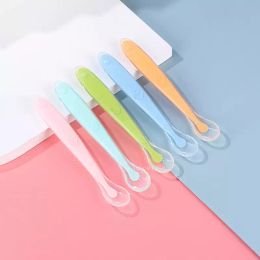 Home Soft Baby Feeding Siliconen lepels Candy Color Spoon Children Food Feed Tools ZC1258