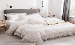 Home Textile 100cotton White Lace Set Bedding Set King Queen Tamaño gemelo sólido CLINEA PRINCESA CULLA DE LOS CORREDORES DE LOS CORREOS COREANAS