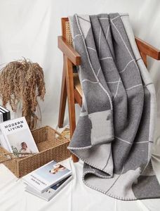 Textiles para el hogar BEIGE 90% LANA 10% Cachemira Gris H Mantas NUEVAS Mantas H Sofá grueso para el hogar COJÍN de buena calidad Manta beige 130170 cm Los más vendidos Lana de gran tamaño colores de lote