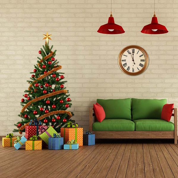 Maison fête de noël Photo toile de fond imprimé brique horloge murale banc présente des lumières rouges boules arbre de noël fond plancher en bois