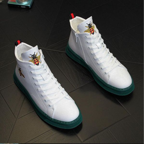 Broderie d'abeilles ou tendance des bottes d'édition coréenne nouveau style vert blanc est l'homme récréatif Chaussures à lacets brodées haut de gamme