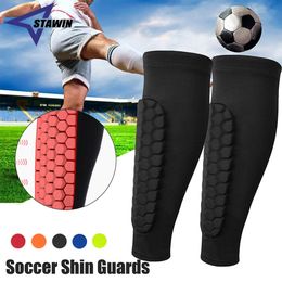 Honeycomb Soccer Shin Guards Football Shields Professional Sports Legging Shinguards Leg Sleeves Protective Gear Shank Protector 240528