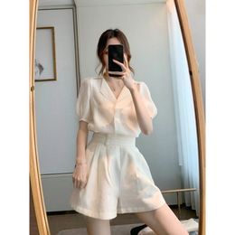 Hong Kong Style ensemble robe en mousseline de soie 2023 été nouvelle mode féminine deux pièces ensemble tempérament âge réduisant jupe tendance