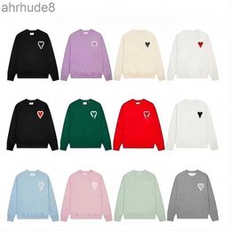 Sweat à capuche designers masculins et féminins Amis Paris Highs Highs Quality Pull Broidered Red Love 2023SS Spring Round Neck Jumper Couple Sweethirts FA 8W26