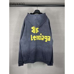 Hoodies Balenciigss Designer sudadera con capucha para hombres Fashion 24ss Paris NUEVA impresión de cinta de agua Lavado de agua Old Zipper Cardigan Holded Mens Versión de ropa exterior Duzz