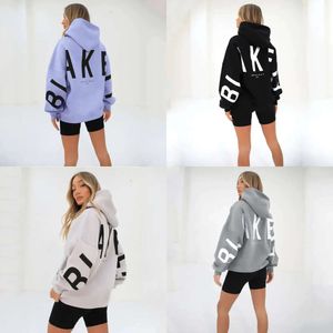 Hoodies Girl Swetshirts Letters décontractés Print Sweetshirt Femmes Fashion Long Streetwear Streetwear Wincm Wincm Lady Pullsovers