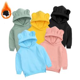 Sweats à capuche Sweatshirts Enfants Bébé Garçon Fille Vêtements Mignon Ours Oreille Polaire À Capuche Enfant Hiver Polaire Sweat Tenues Enfants Solide Pull Vêtements 231101