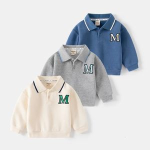 Sweats à capuche Sweatshirts coréen né bébé pull Polo tricot haut rayé enfant à manches longues revers chaud pull vêtements automne hiver vêtements pour enfants 231115