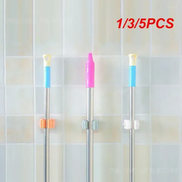 Crochets 1/3 / 5pcs Plastic Mop Clip Holder mur suspendu Broom Hook Hook Auto Adhesive Sucker Rack Supplies de salle de bain