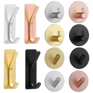 Hooks Metal Adhesive Wall Bathroom Robe Hangle Habilleur Organisateur Organisateur Toilet PAS DE PUCHING ACCESSOIRES DE RACHEMENT DE CUISINE