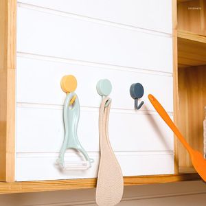 Haken Nordic Style Traceless Kitchen Toilet Hole Free Wall Hanging Hook Mini Round Plastic Handige opslag van kleding en hoeden