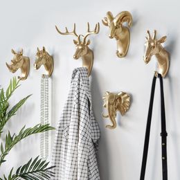 Hooks Rails Animal Creative Decorative Hook Punch-Vrije jas Haak Deer Kop Muur Hangdeur Achter Wandwandlaag Key Holder 230814