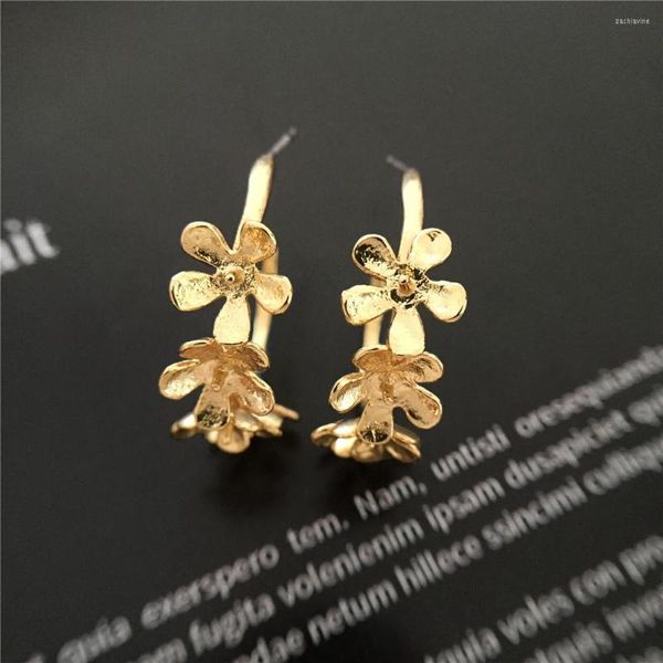 Pendientes de aro Placa de oro de 18 quilates Color punk Flor grande para mujer Cadena de declaración minimalista Aros de joyería de fiesta