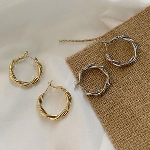 Hoop oorbellen 1pair mode voor vrouwen eenvoudige gevlochten gedraaide geometrische temperament sieraden accessoires kerstcadeaus