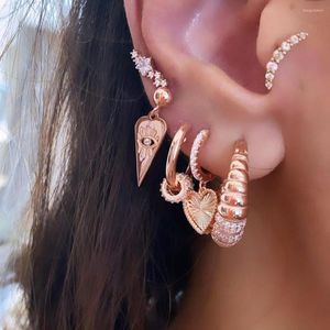 Hoop oorbellen 2022 Fashion European Women Sieraden Rose Gold Colors Micro Pave Clear CZ Twist Band Prachtige klassieke Zirkonia Dome Earring