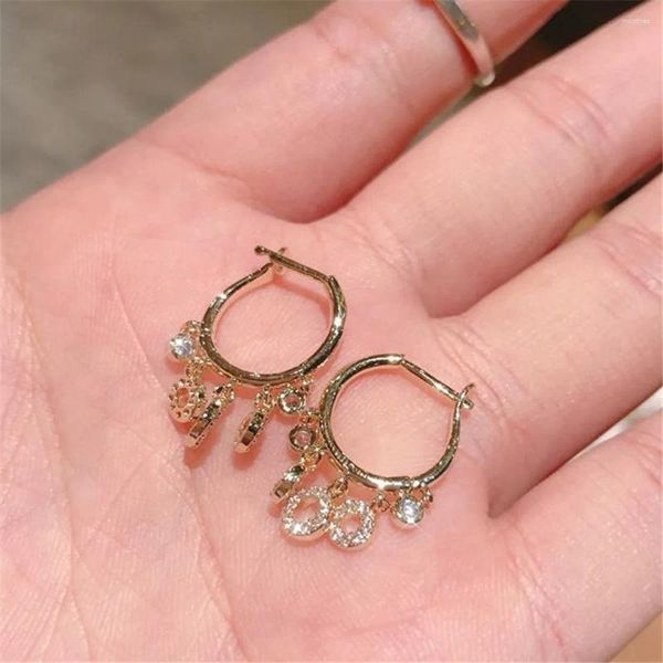 Boucles d'oreilles cerceau pour femmes, personnalité sud-coréenne, tempérament Joker, Design de Niche, léger, luxe, vent contracté, 2024