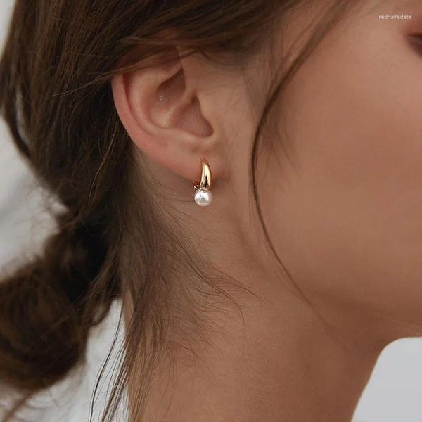 Pendientes de aro de Plata de Ley 925, pendientes Huggie de perlas naturales elegantes a la moda para mujer, accesorios de joyería dulce y elegante para fiesta BKEJ207