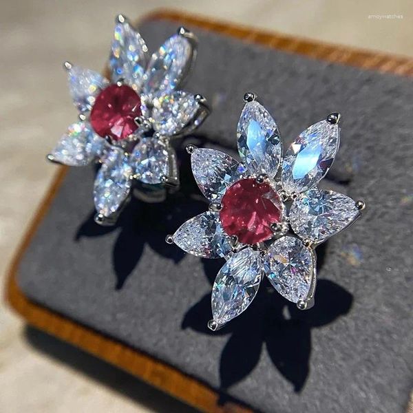 Pendientes de aro Caoshi Temperamento elegante Dama con circonía cúbica roja brillante accesorios de flores delicadas para el compromiso