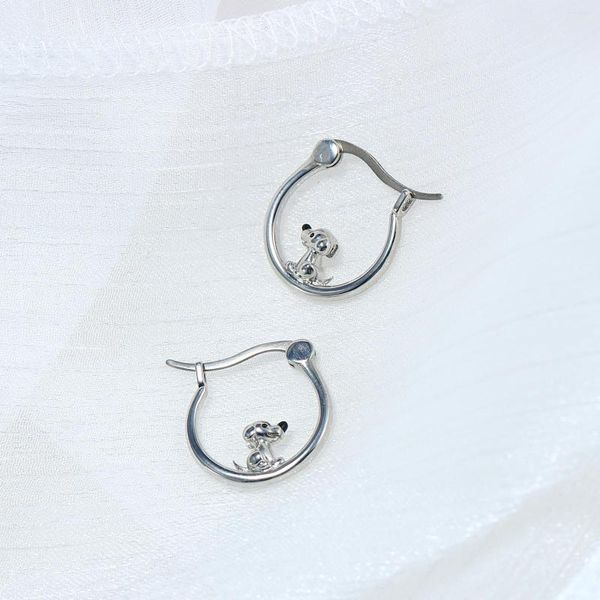 Pendientes de aro lindo esmalte de titanio para mujeres niñas perro chapado en oro blanco minimalista Huggie Hoops regalos de navidad Hypoa