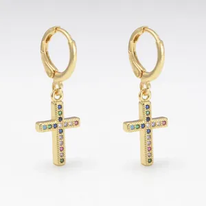 Pendientes de aro elegante Cross Cross estilo religioso Accesorios de personalidad Cobrés para mujeres Joyas de cena de hombres 4 pares