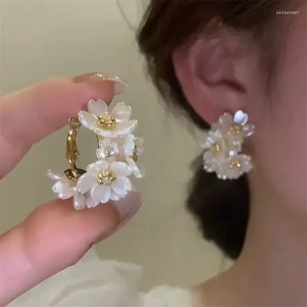Boucles d'oreilles de cerceau Fashion Pearl Flower Ear Stud pour femmes coréen élégant tempérament zircon bijoux bijoux de mariage cadeau