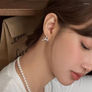 Boucles d'oreilles cerceaux Fashion Ribbon Tie Bow pour femmes Niche exquise Niche Couleur d'oreille boucle bouteille sucrée cadeau