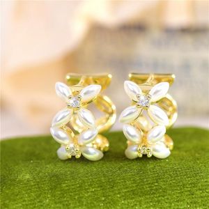 Boucles d'oreilles créoles French Light Luxury Niche Design Flower Pearl Fashion Trendy High-End 18k Gold Plated Banquet Jewelry