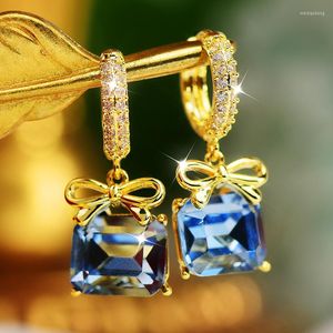 Pendientes de aro Lujo francés Chapado en oro de 14K Exquisito Bowknot Cuadrado Azul real Colgante de circón Moda Temperamento Pendiente de dama