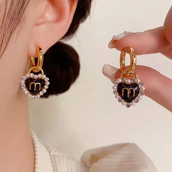 Boucles d'oreilles créoles rétro français, tempérament haut de gamme et amour lettre M, personnalité Cool et douce pour filles, bijoux.