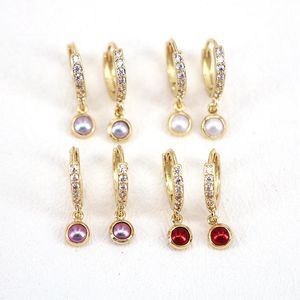 Boucles d'oreilles Huggie 5 paires à la mode CZ petit cercle cerceaux avec jolie coquille de perle suspendue pour les femmes bijoux Huggies en métal doré
