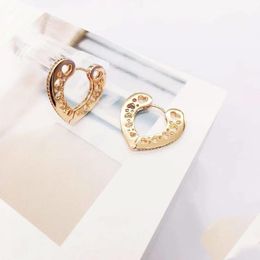 Boucles d'oreilles cerceaux Huggie Charming Maggie Design Minimalist Jewelry Cadeaux Drop / Jette pour les femmes | Boucle d'oreille délicate