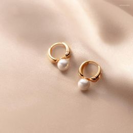 Boucles d'oreilles créoles Huggie véritable 925 en argent Sterling petit 6mm coquille perle pour les femmes Chic charmant oreille bijoux 2022 BrincosHoop