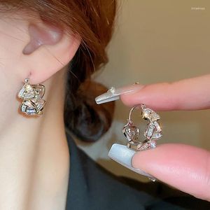 Boucles d'oreilles créoles coréennes en Zircon ajouré, boucle d'oreille triangulaire pour femmes, bijoux de fête légers de luxe, tempérament féminin