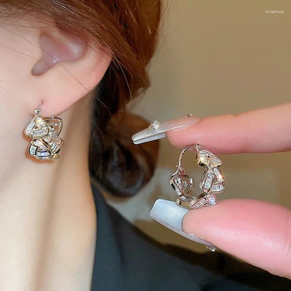 Boucles d'oreilles créoles coréennes en Zircon ajouré, boucle d'oreille triangulaire pour femmes, bijoux de fête légers de luxe, tempérament féminin