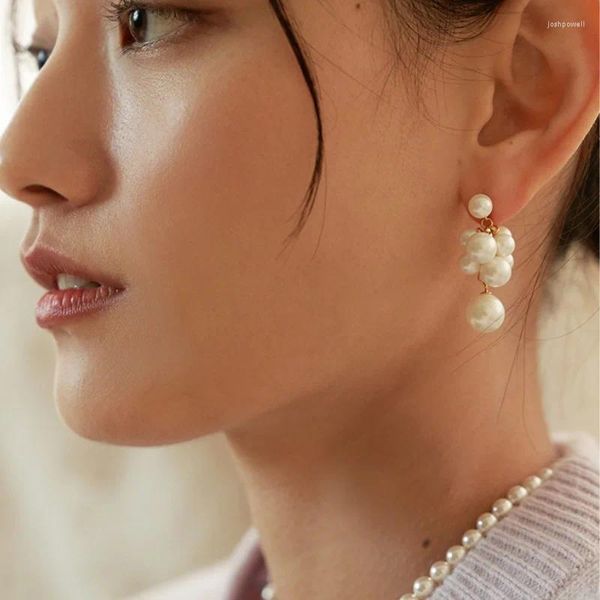 Pendientes de aro versión coreana de estilo francés suave y dulce celebridad perla flor racimo Super hermosa aguja de plata 925