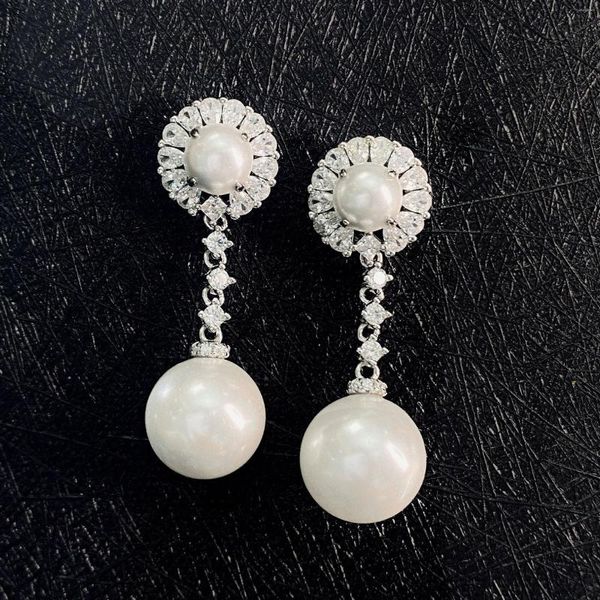 Pendientes de aro de lujo ligeros S925 de plata esterlina con tachuelas de diamantes para mujer, perlas de moda que combinan con todo, venta al por mayor