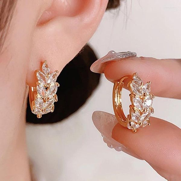 Boucles d'oreilles créoles pour femmes, petits Huggies Kpop, petit cristal, feuille de zircone, Cartilage, Piercing, manchette d'oreille, bijoux cadeaux KDE083