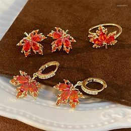 Hoepel oorbellen esdoorn rood kristal blad lange tassel zirkoon goud kleur voor vrouwenjaar geschenken vrouwelijke bruiloft sieraden