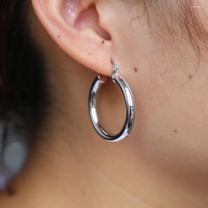 Boucles d'oreilles cerceaux moyens lisses rond rond remplis de mariage classique de mariage amour charme d'amour pour femmes ￩pingle de couleur argent￩e